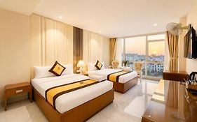 Golden Star Hotel